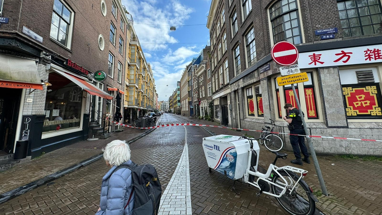 Sint Antoniesbreestraat afgezet