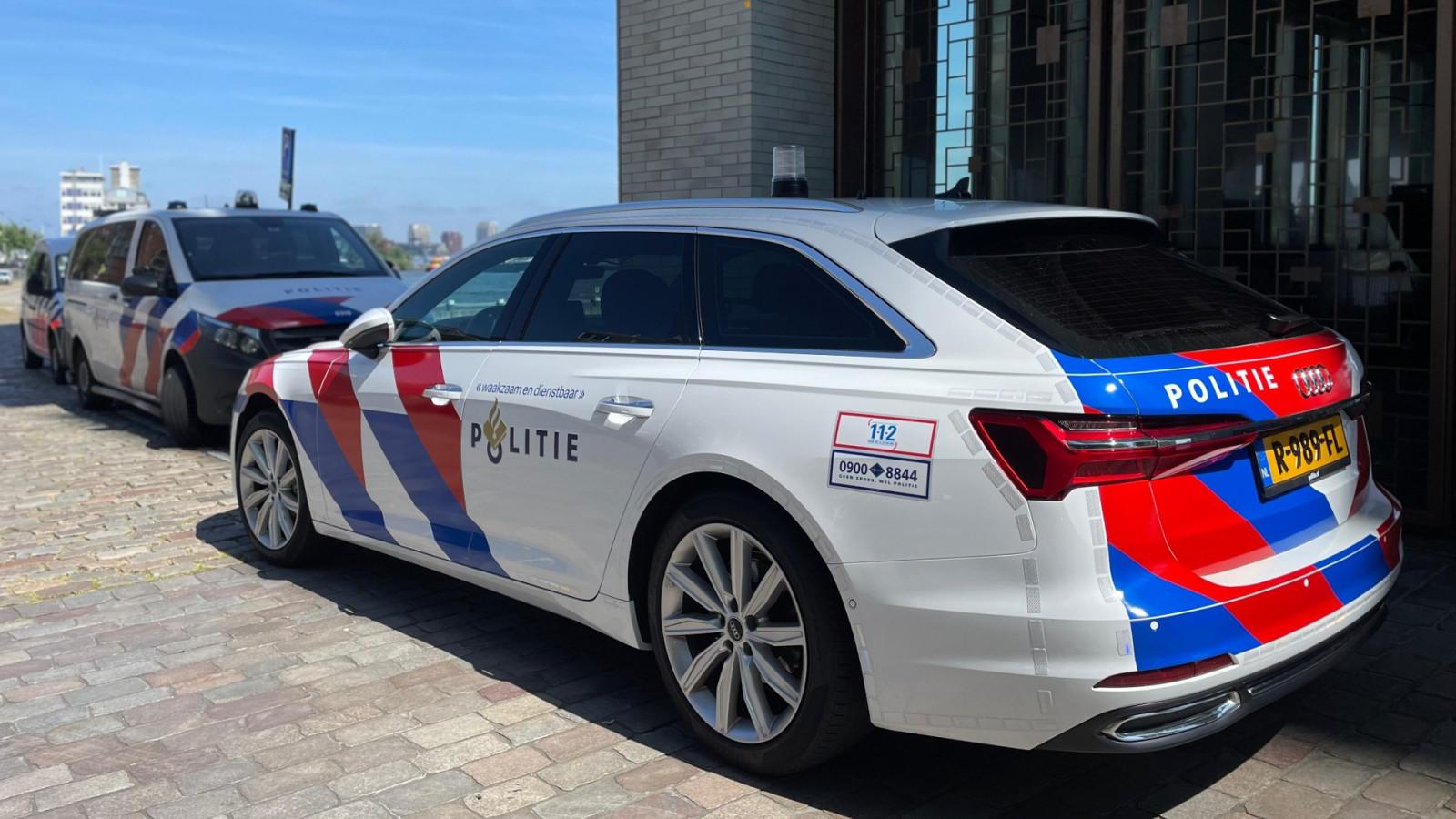 Audi A6 van politie