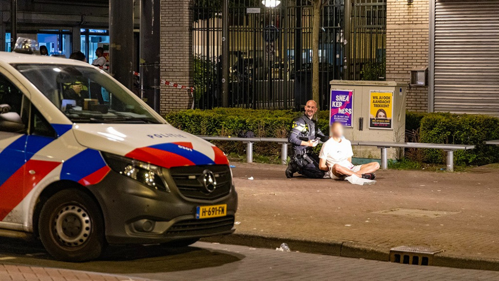 Twee Mannen Gewond Bij Steekpartij In Zuidoost, Verdachte Aangehouden - AT5