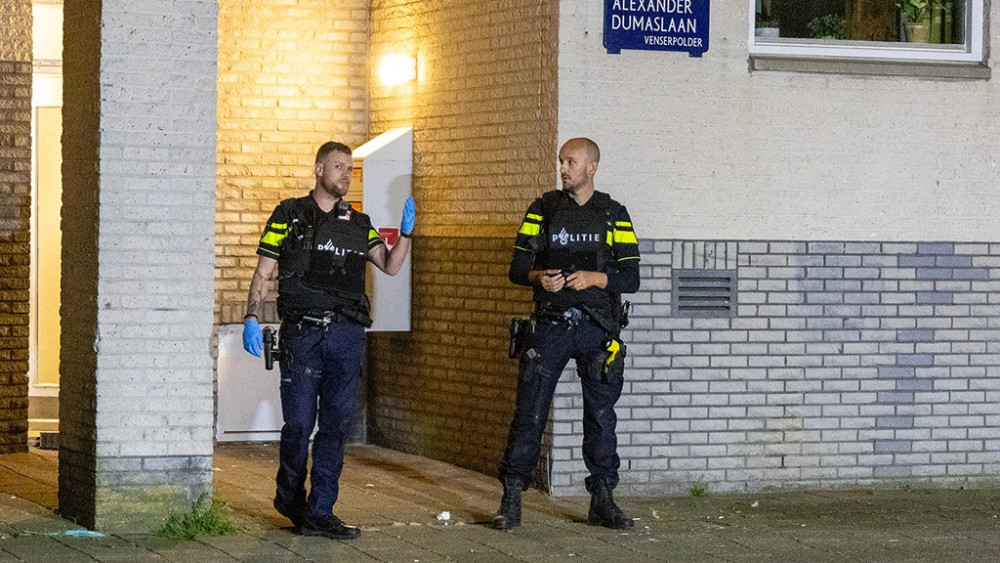 Twee Mannen Gewond Bij Steekpartij In Zuidoost, Verdachte Aangehouden - AT5