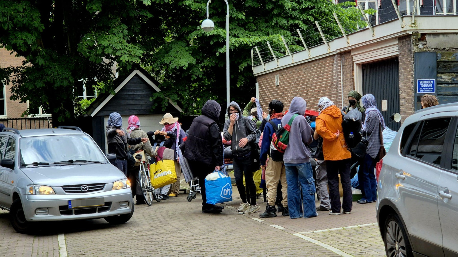 Krakers verlaten kraakpand Achter Oosteinde na vordering