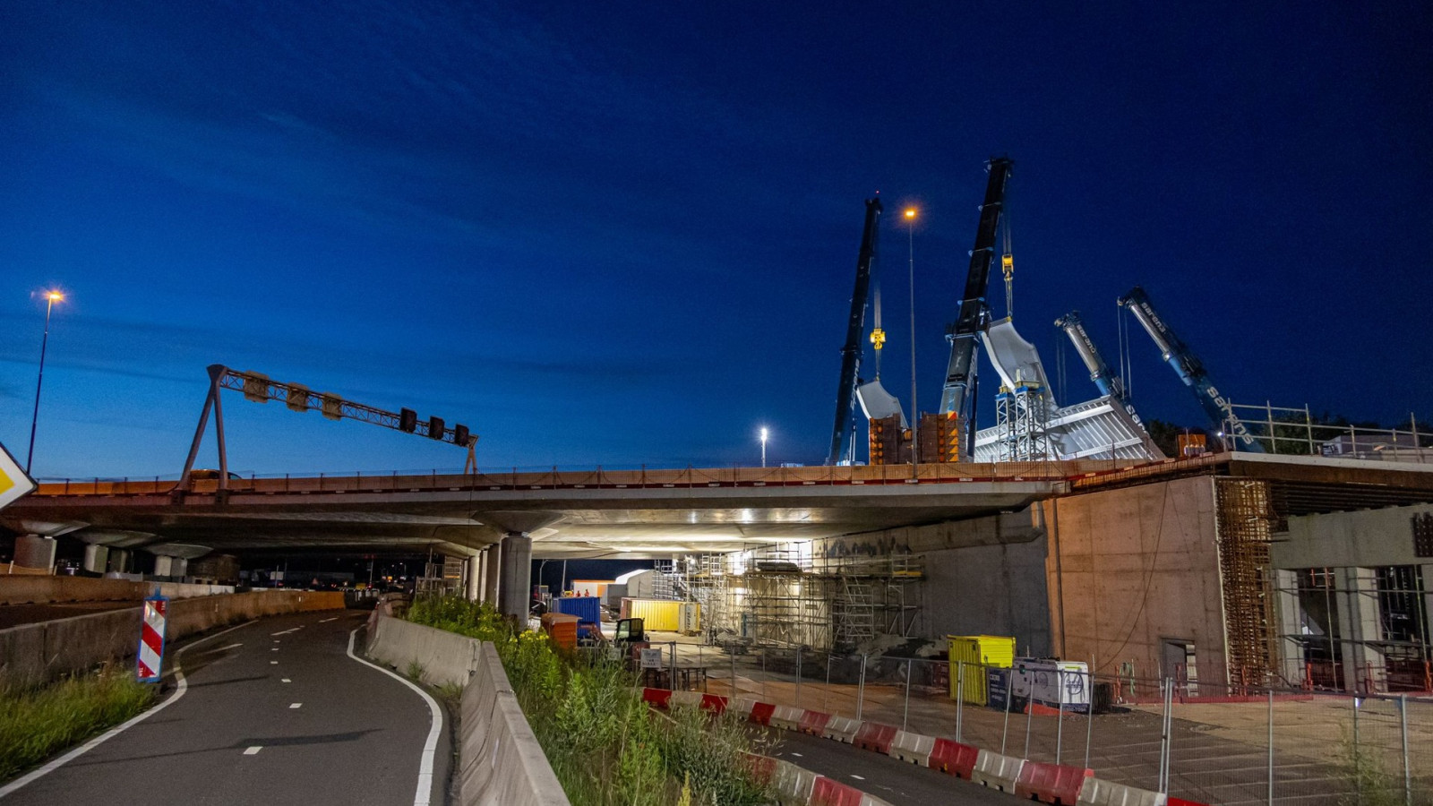 Inhijsen wegdek Schipholbrug