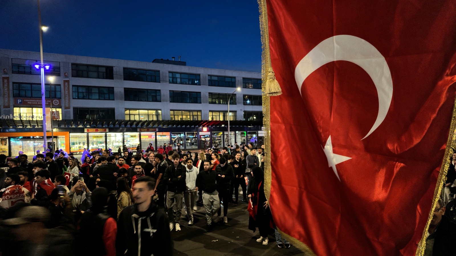Feest op Plein '40-'45 na winst Turkije