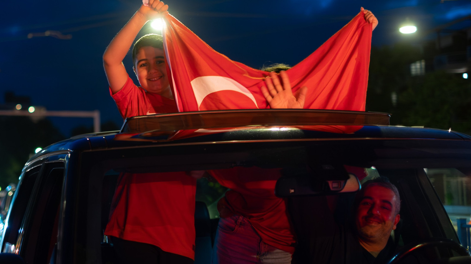 Feest op Plein '40-'45 na winst Turkije