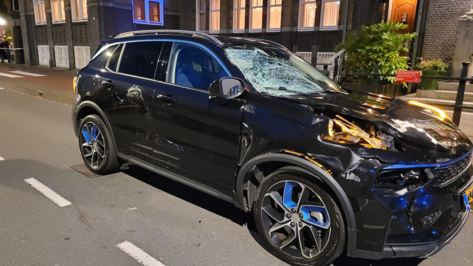 Fietser overleden na aanrijding met auto op Oostelijke Handelskade