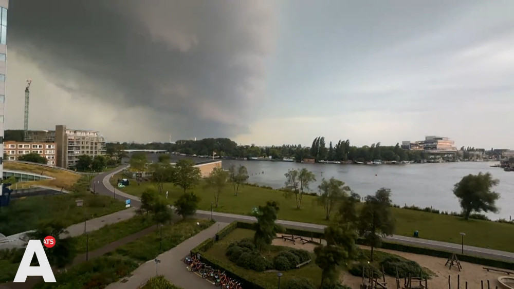 Kijken: Zo Raasde De Storm Gisteravond Over De Stad - AT5