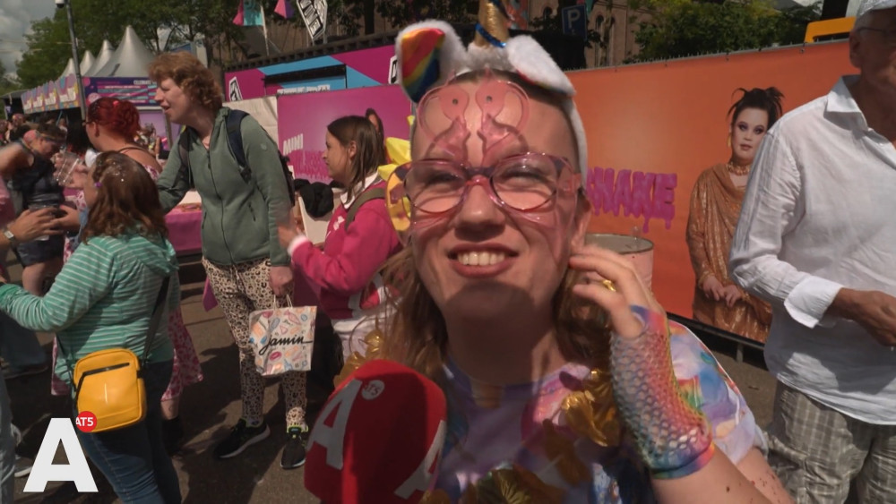 Honderden festivalgangers gaan lekker op Mini Milkshake: "Ik heb zin in alles"