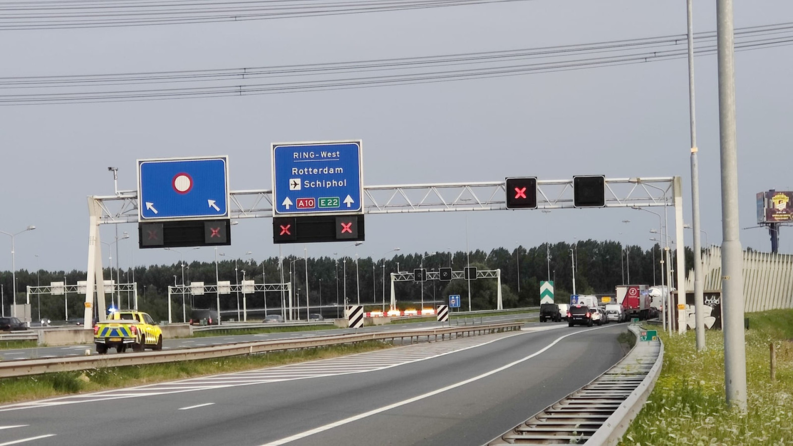 Auto op kop bij Coentunnel