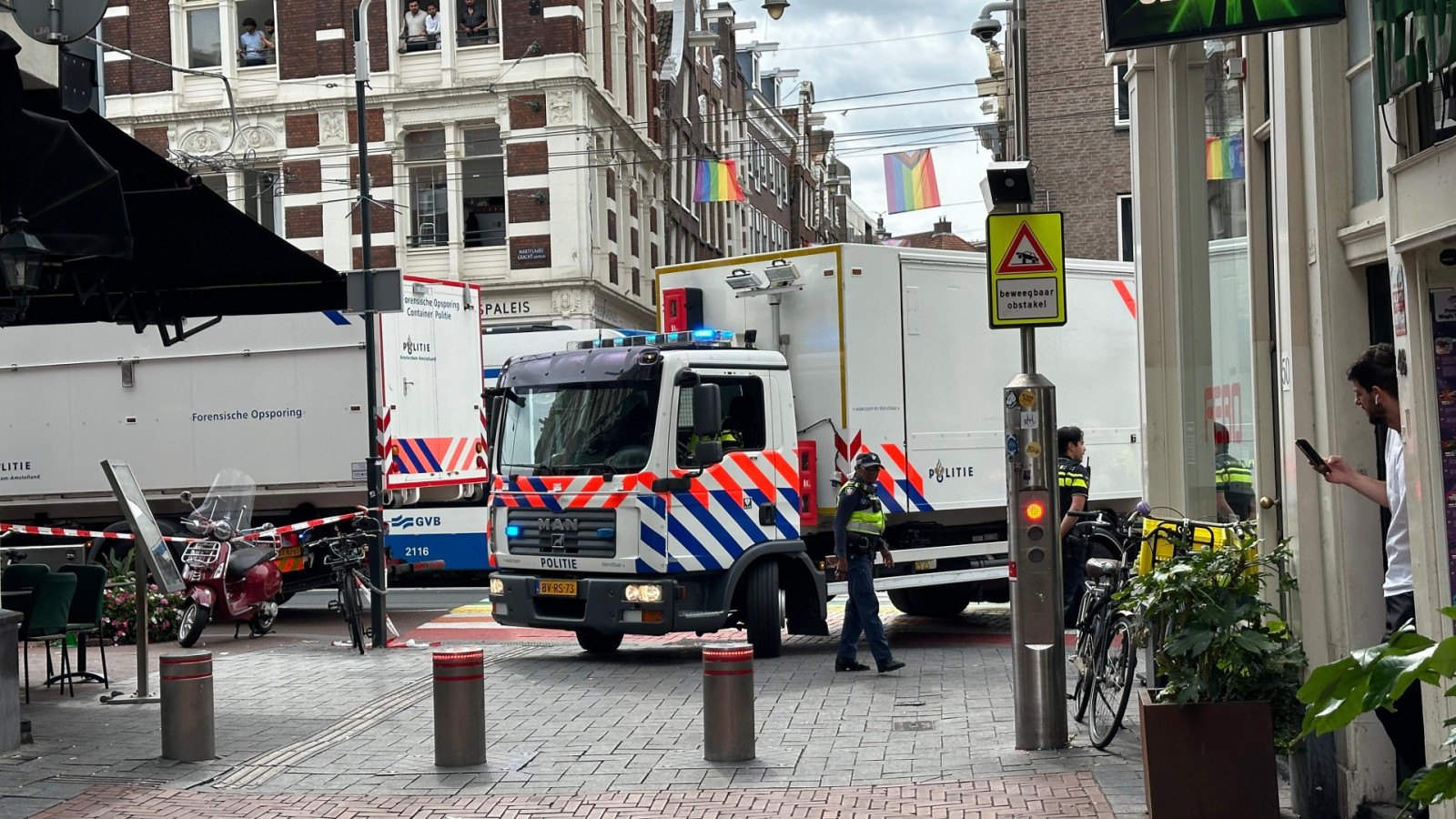 Persoon onder tram gekomen bij Martelaarsgracht