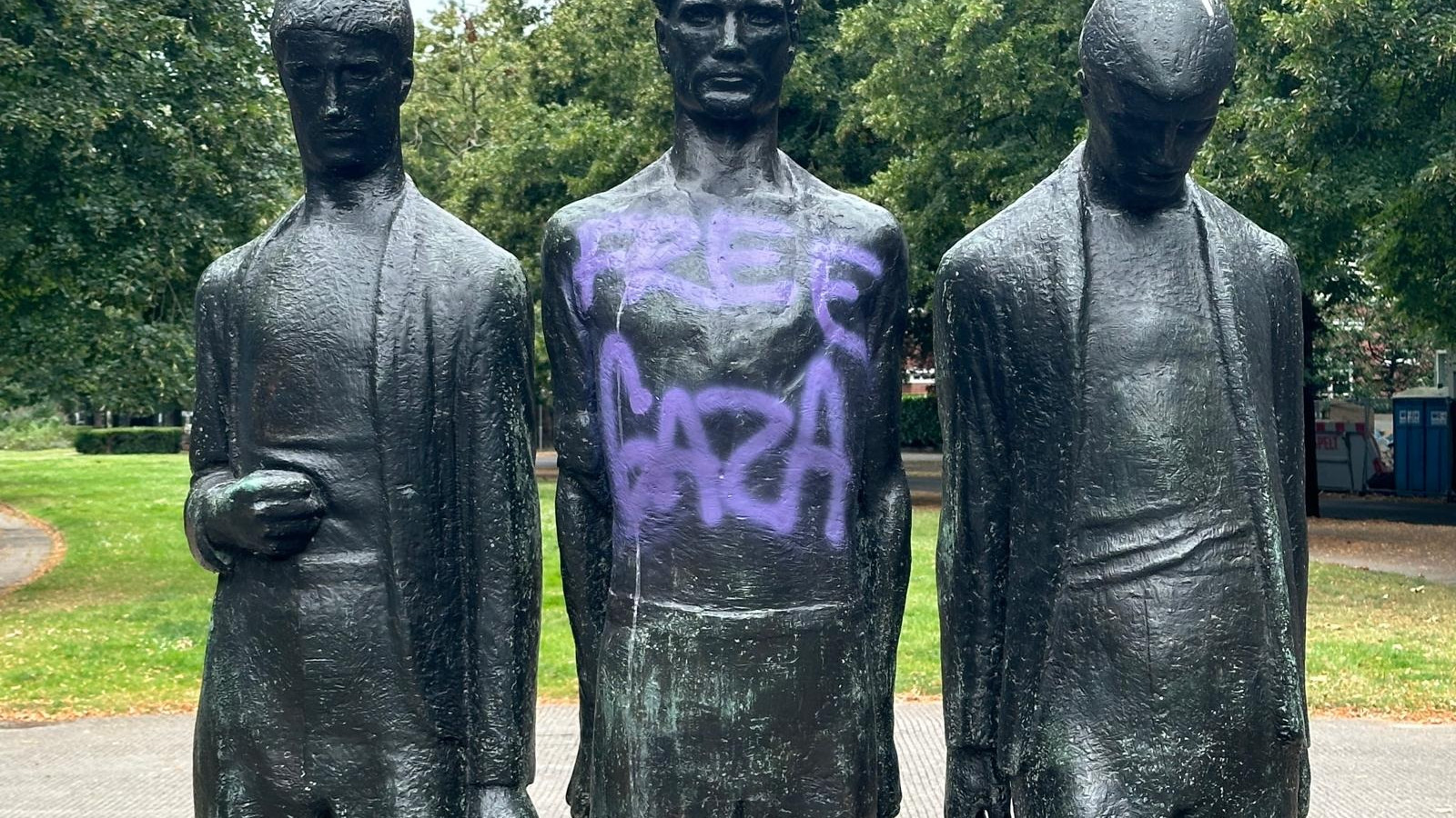 Verzetsmonument Apollolaan beklad