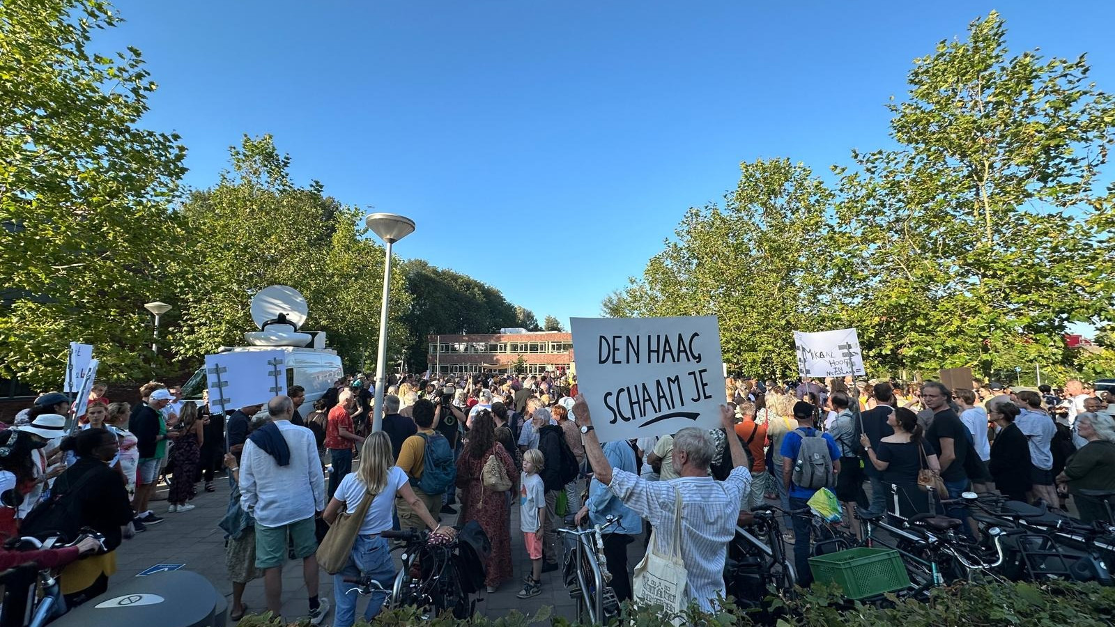 Solidariteitsmars tegen uitzetting van Mikael