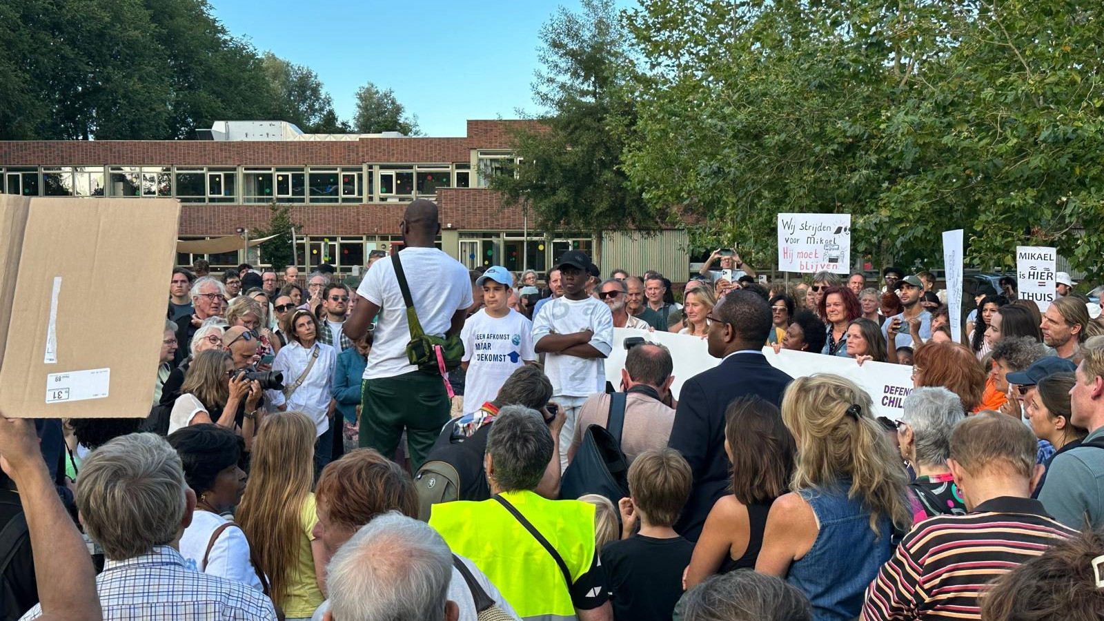 Solidariteitsmars tegen uitzetting van Mikael