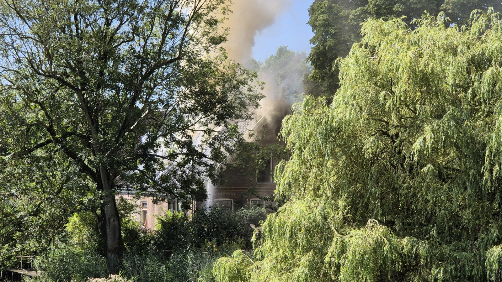 Brand buurtboerderij Spaarndammerdijk