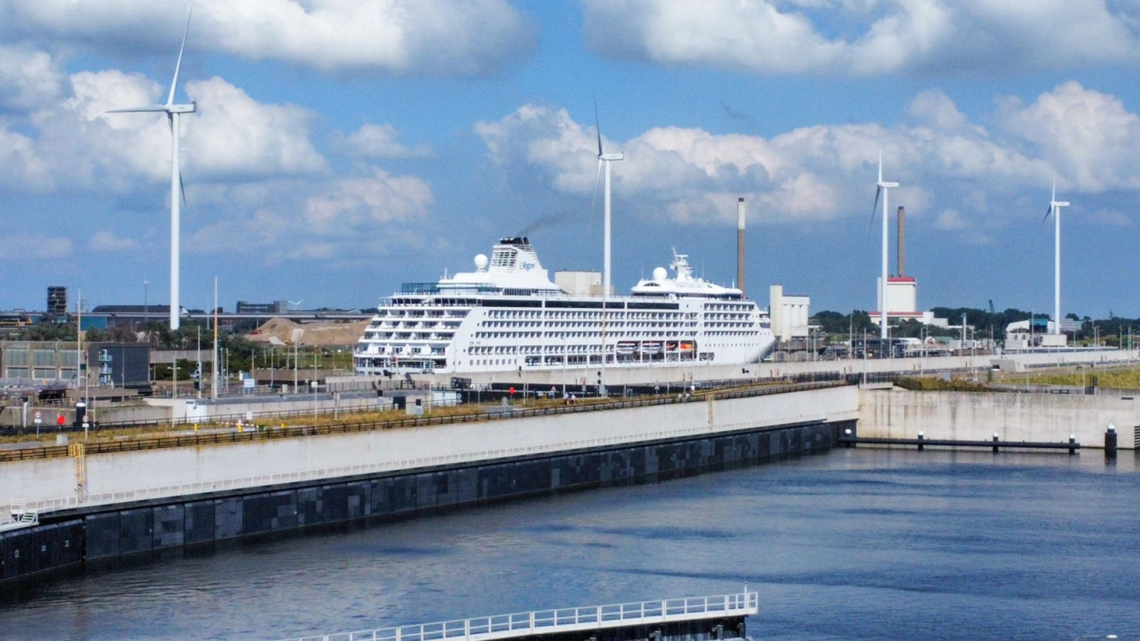 Weer cruiseschip geblokkeerd