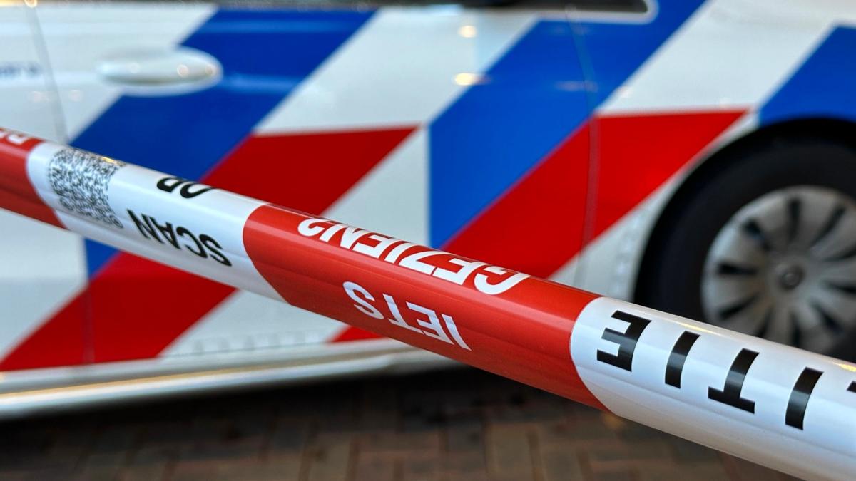 Door glas bushokje geduwd: tweetal op fatbike belaagt en berooft twee vrouwen in Slotermeer