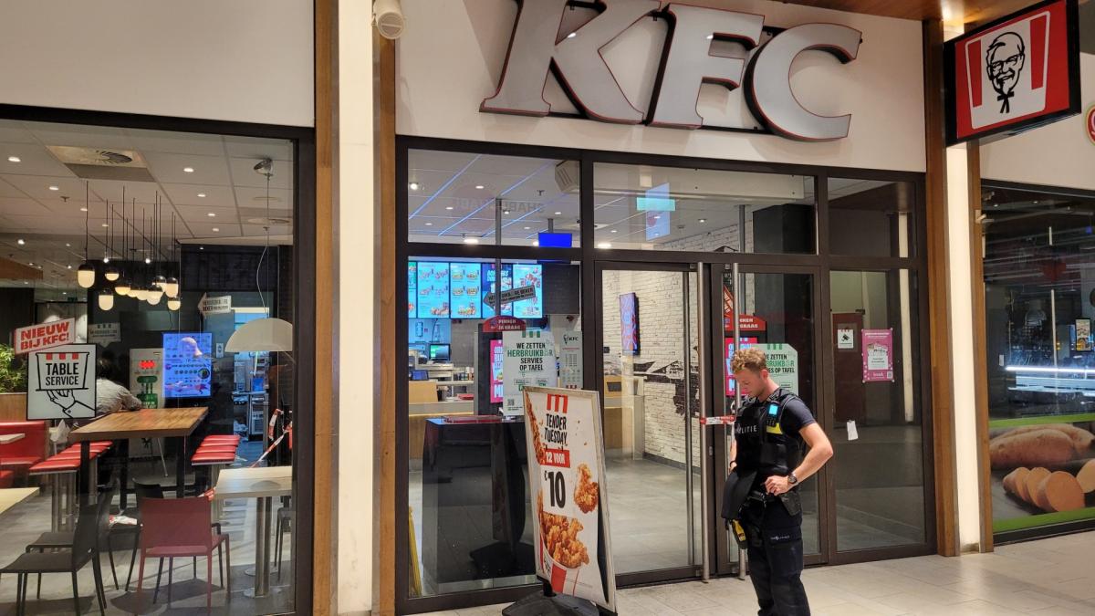 Man (25) krijgt celstraf en tbs na beschieten fastfoodrestaurant Buikslotermeerplein
