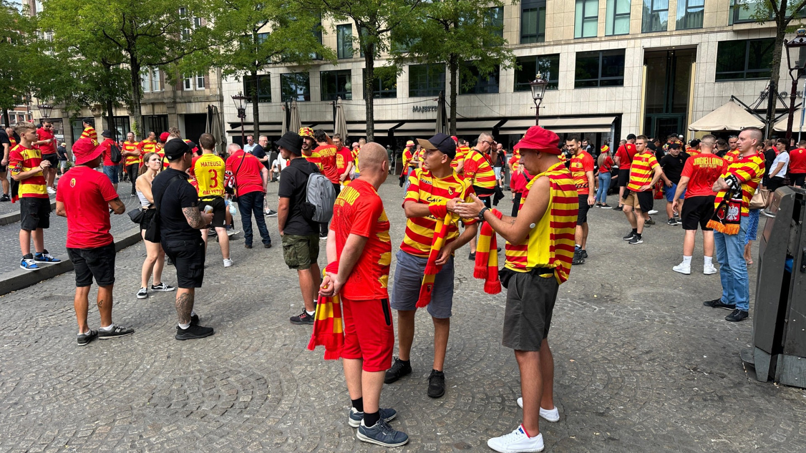 Jagiellonia-supporters in de stad