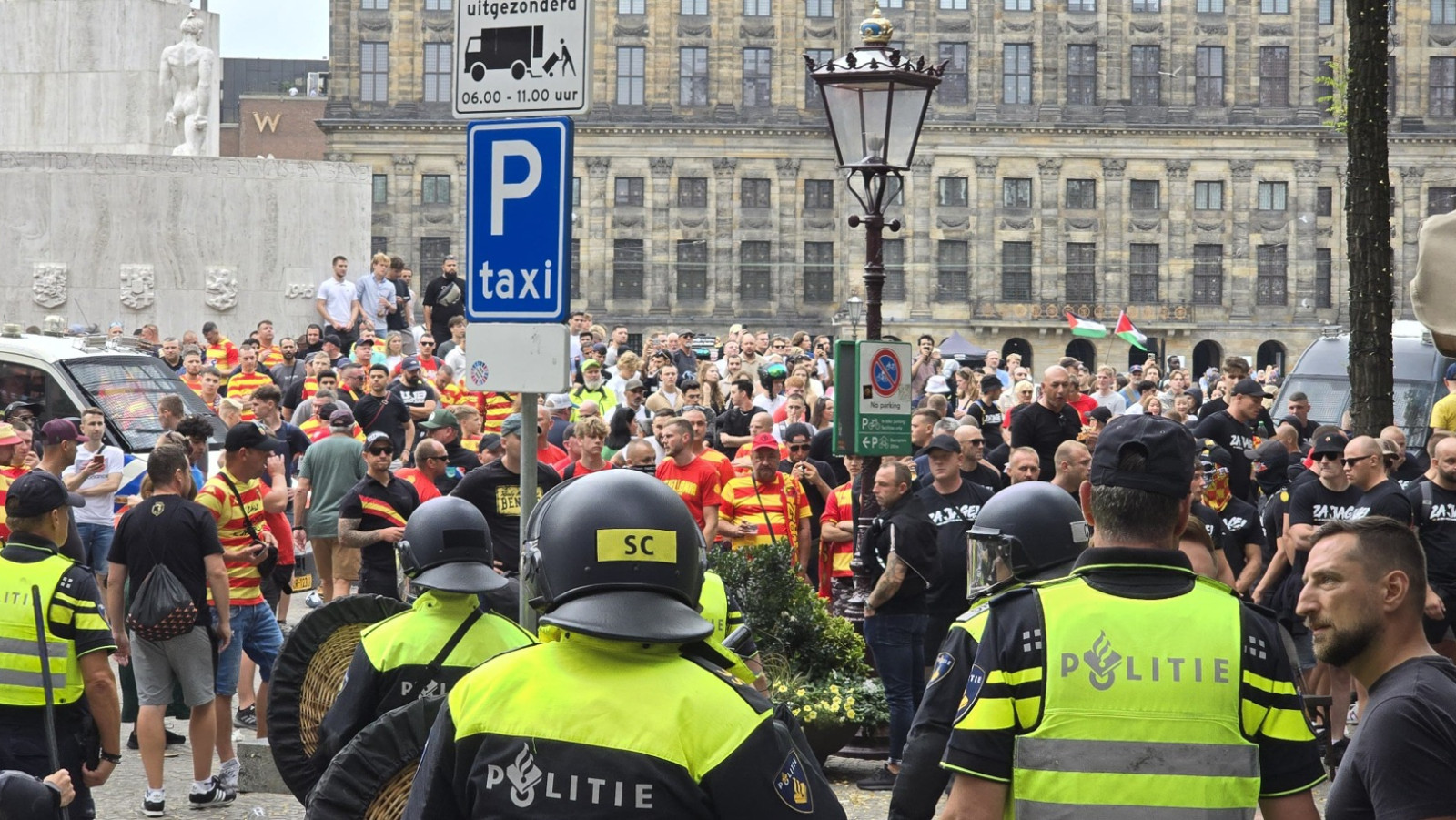 Jagiellonia-supporters in de stad