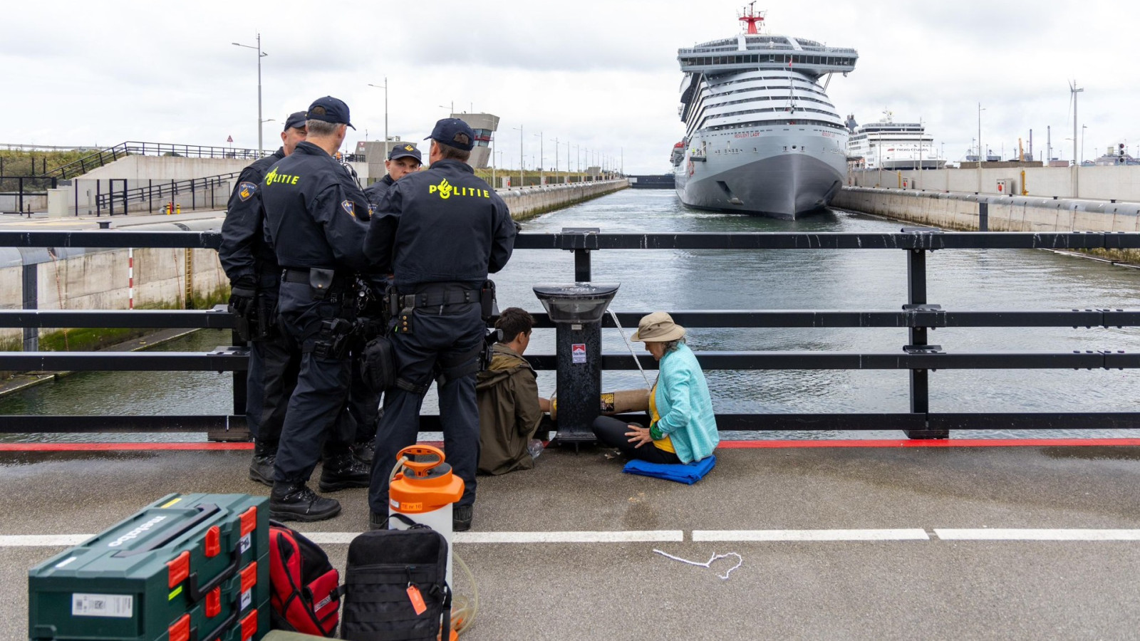 Demonstranten bestuurlijk verplaatst