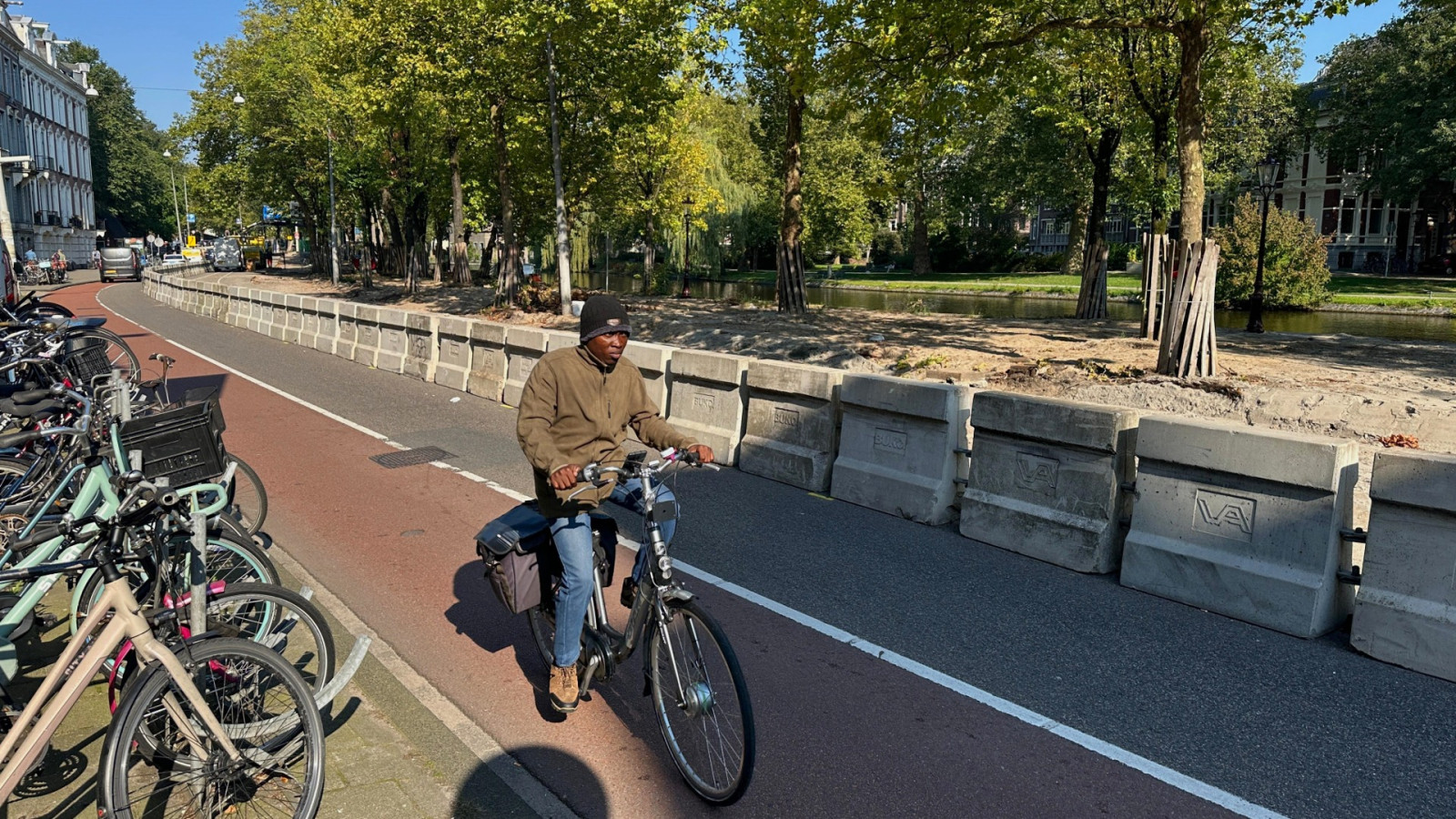 Fietser in tegenovergestelde richting