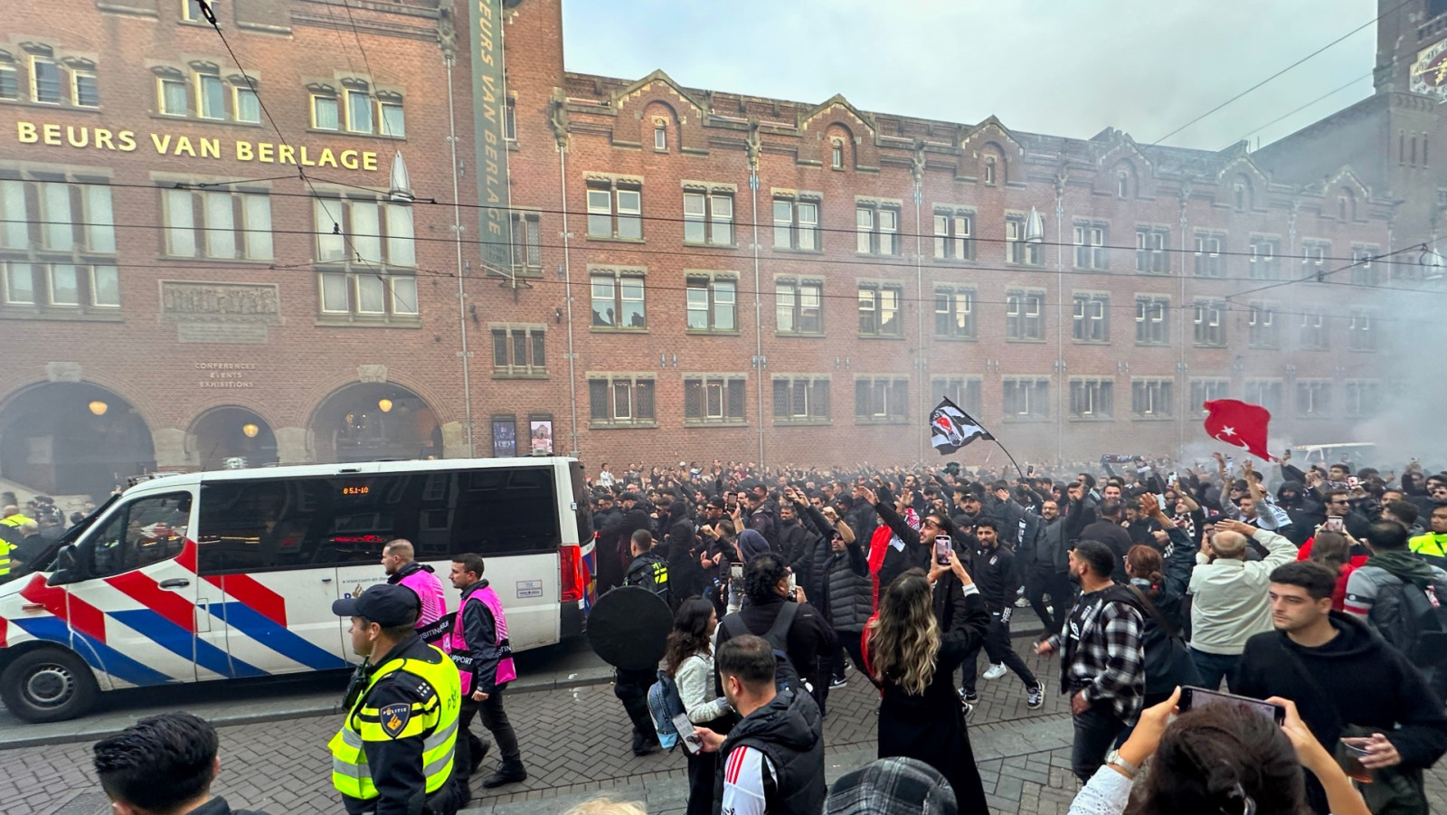 Stoet van Besiktas-supporters