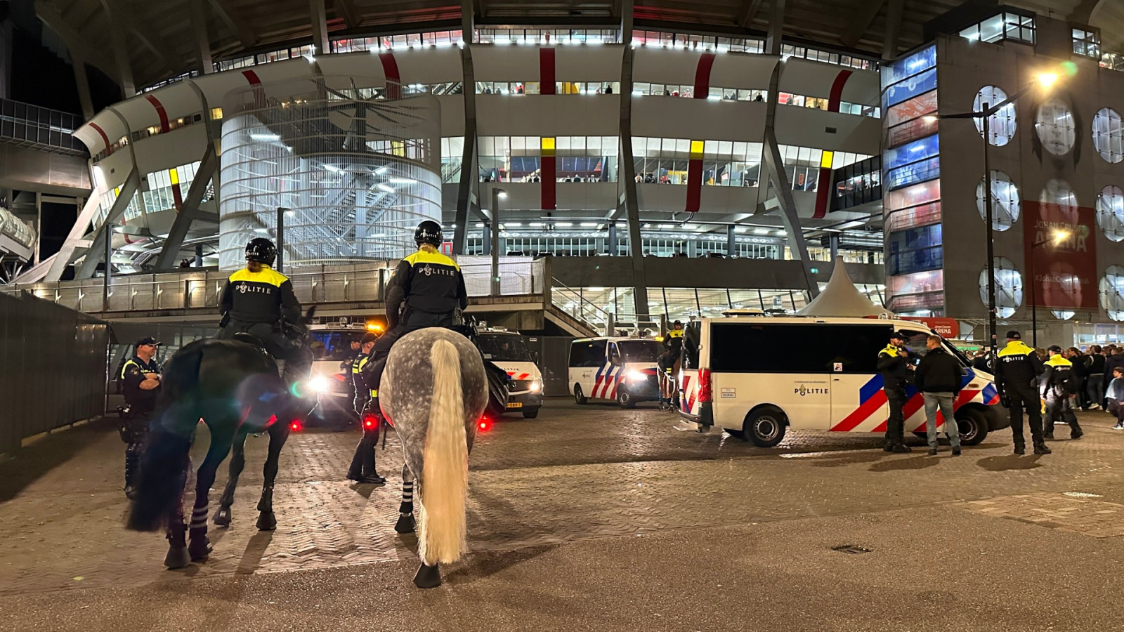 Mobiele Eenheid bij Arena