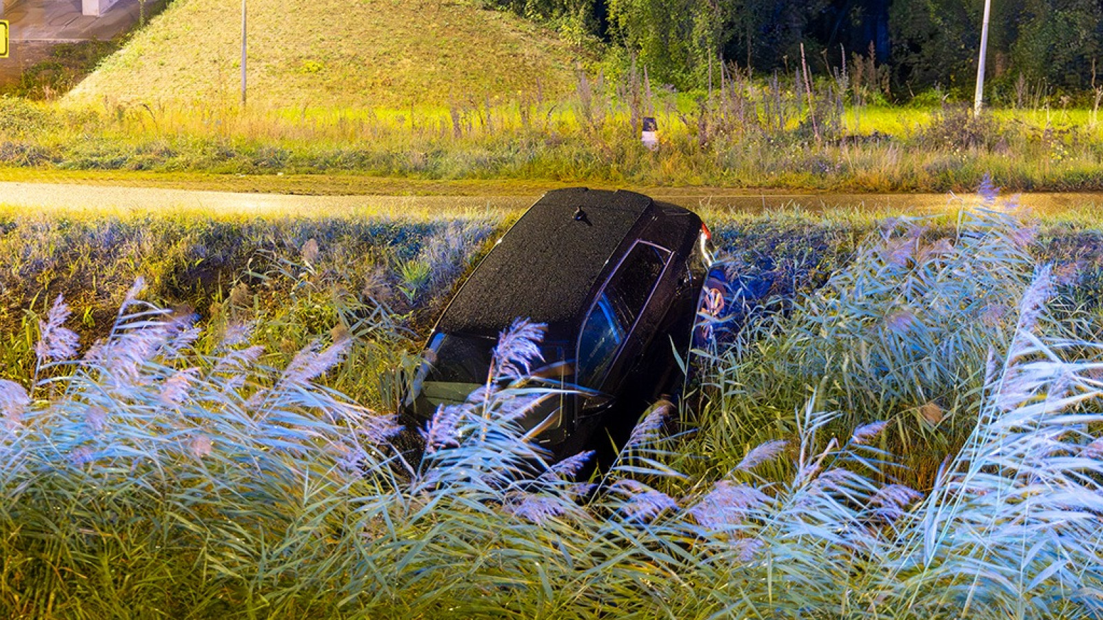 Auto te water Anderlechtlaan 