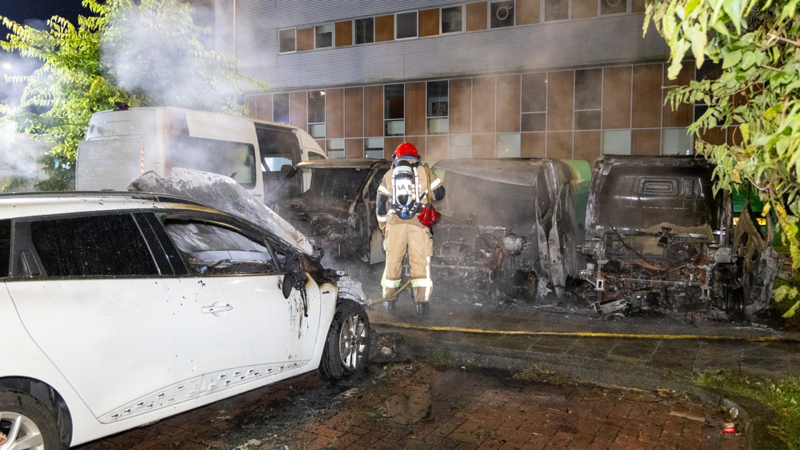 Auto's in brand in Nieuw-West