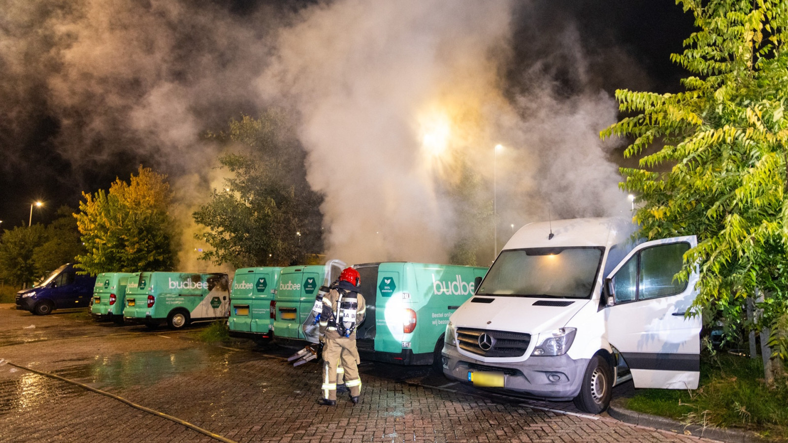 Auto's in brand in Nieuw-West