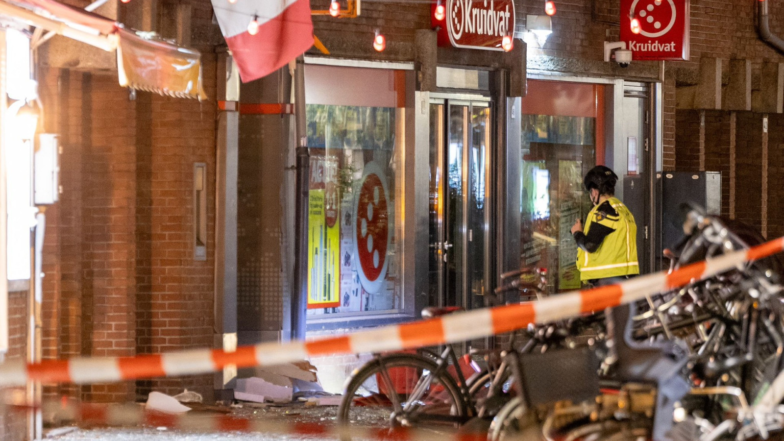 Plofkraak op geldautomaat in Rivierenbuurt