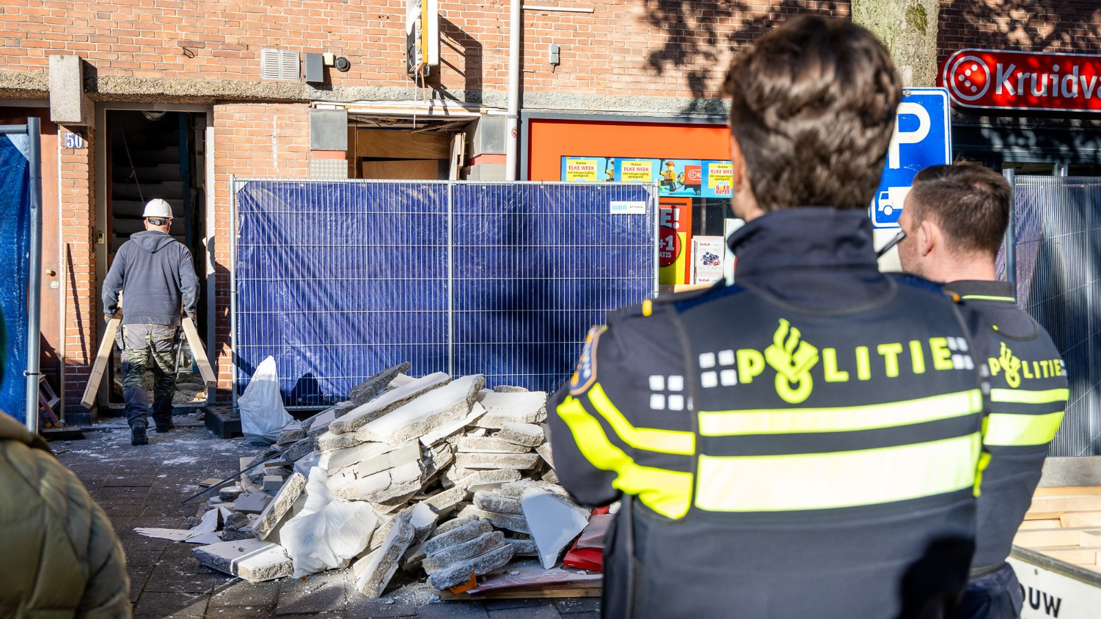 Veertien woningen beschadigd door plofkraak Maasstraat