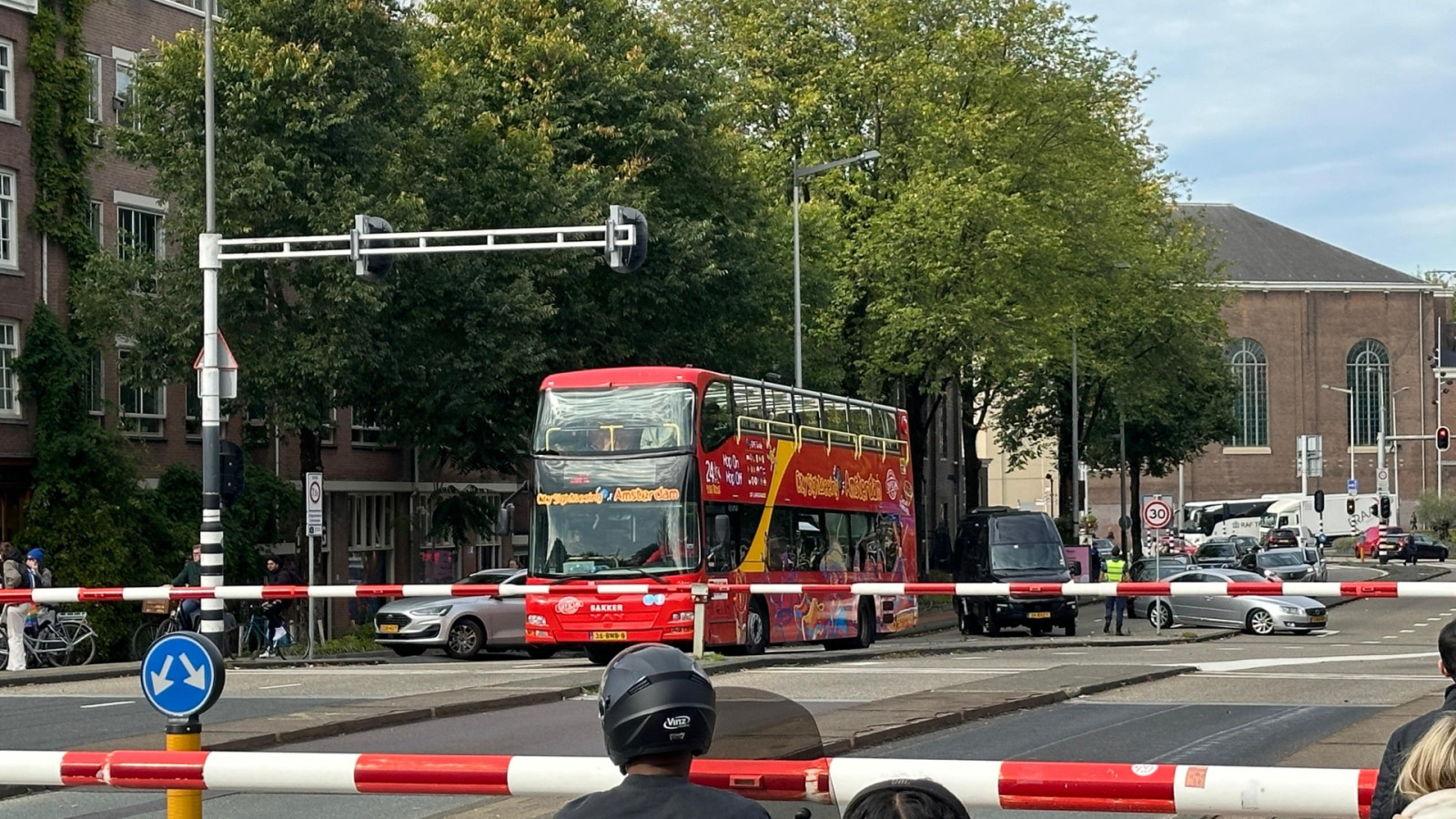 Slagbomen Weesperstraat niet open