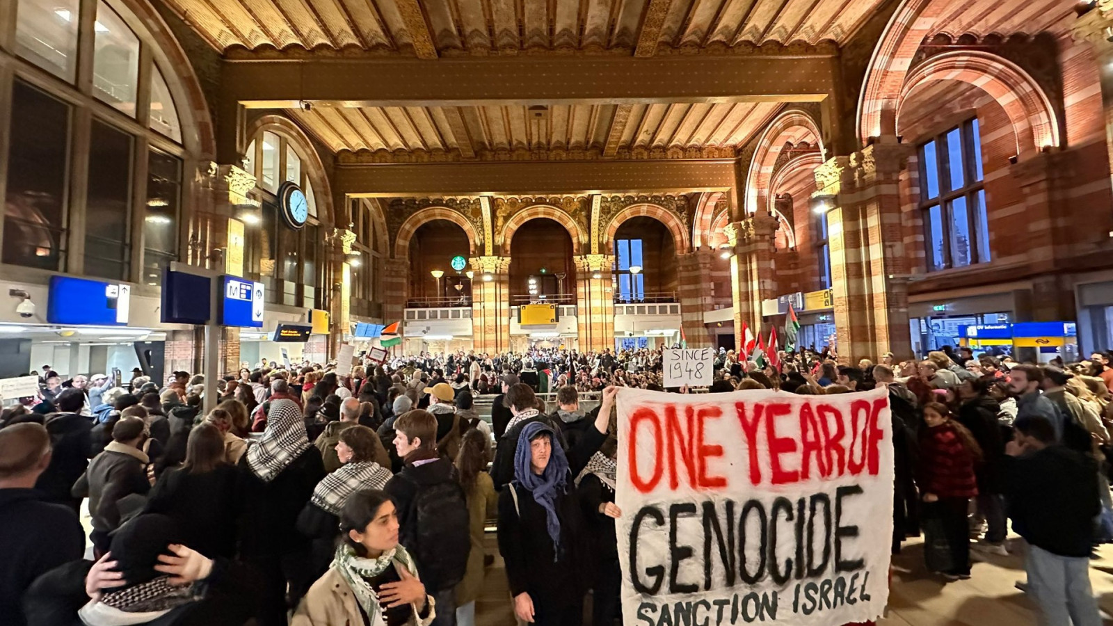 Sit-in Centraal Station