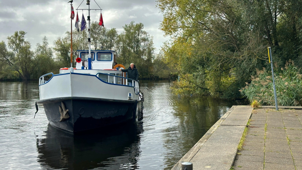 Blijft veerpont Nieuwe Meer toch varen? Wethouder gaat poging wagen