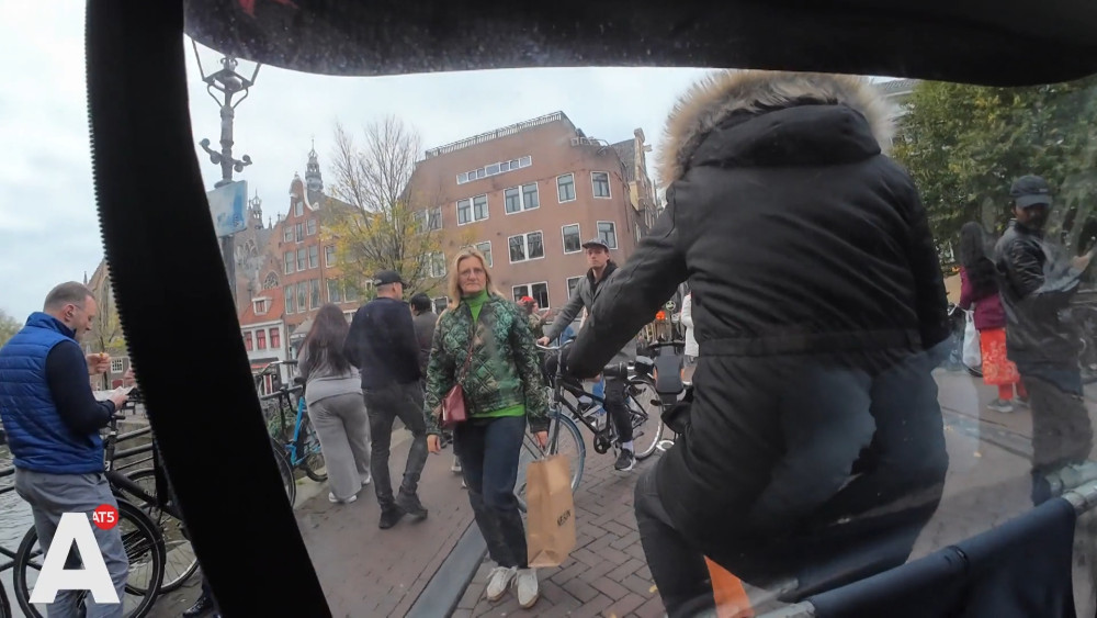 Bike taxis still breaking new rules after four years: “Otherwise I wouldn’t earn enough”