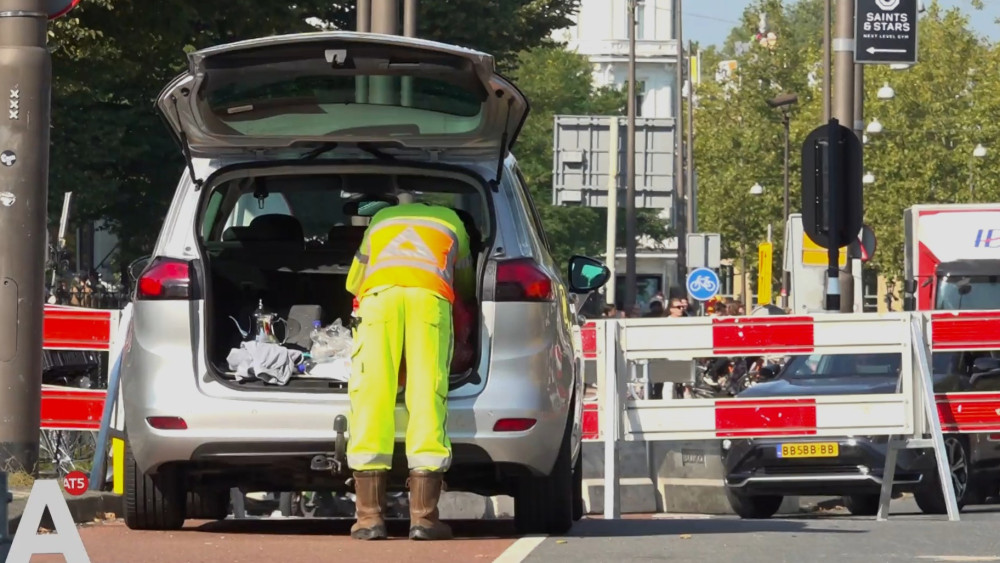 Stadhouderskade traffic controllers threatened and demolished