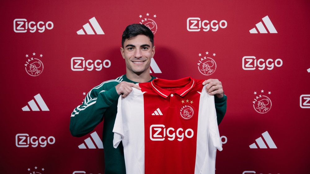 Op valreep presenteert Ajax verdediger Lucas Rosa en doelman Matheus