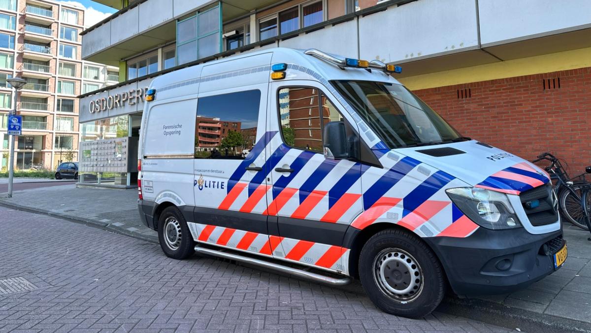 OM: man zag geen andere uitweg en sprong van balkon om aan belagers te ...
