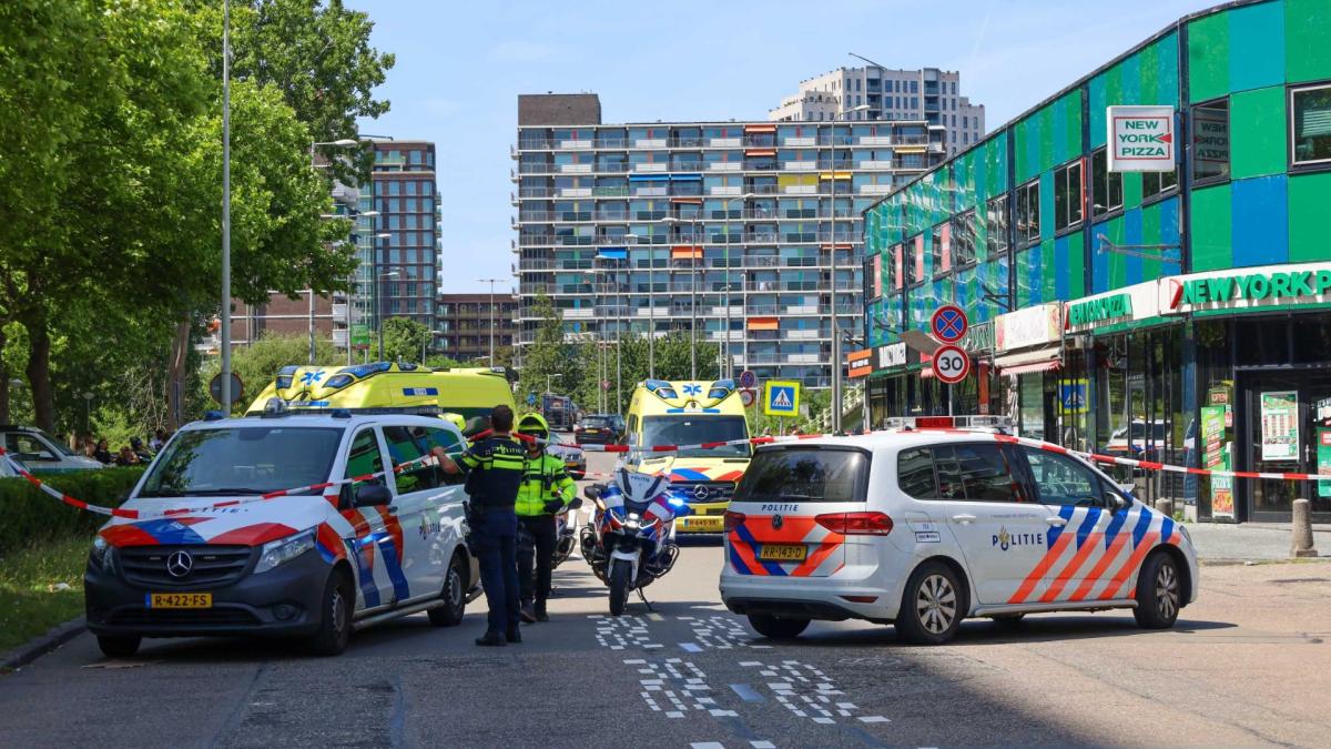 Man (77) overleden na aanrijding op Buikslotermeerplein