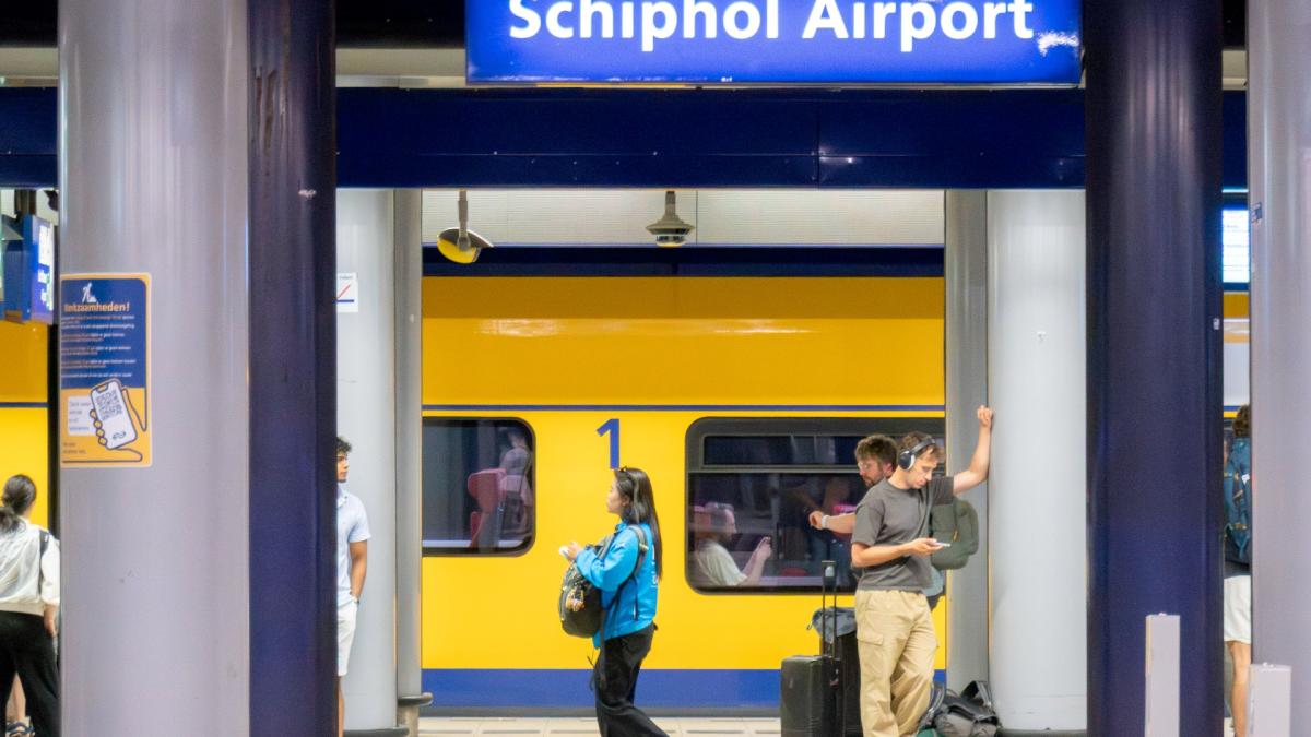 Schiphol per trein alleen via Hoofddorp bereikbaar door seinstoring