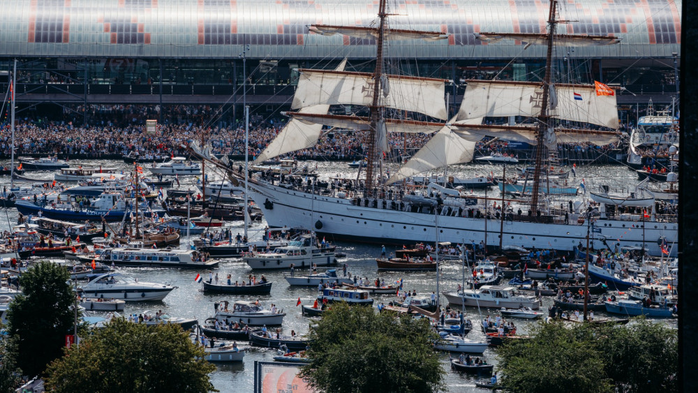 Liveblog Sail-in: alle tallships aangekomen in IJhaven, ponten mogen weer varen