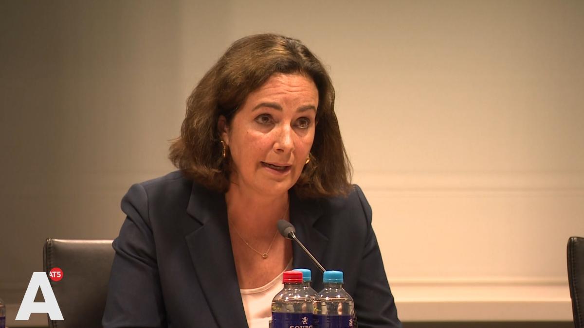 Straks live: Driehoek geeft persconferentie over dood Lisa (17) en zedendelict Weesperzijde