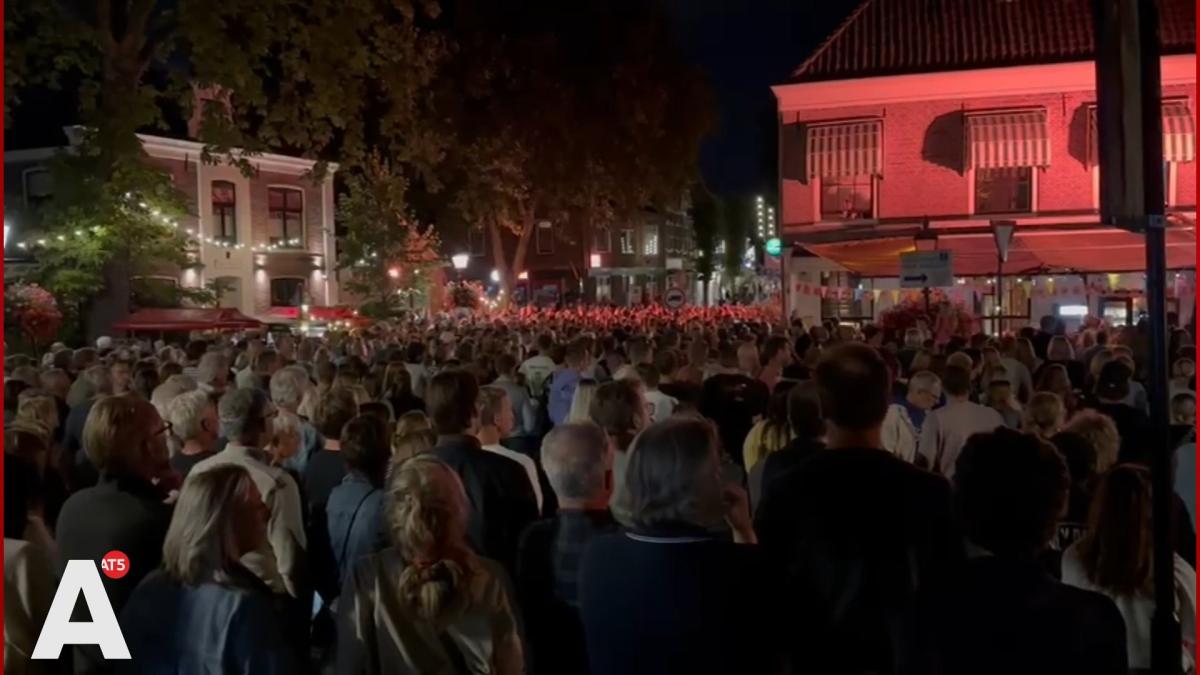 Abcoude herdenkt Lisa met moment stilte, gebouwen kleuren oranje tegen vrouwengeweld
