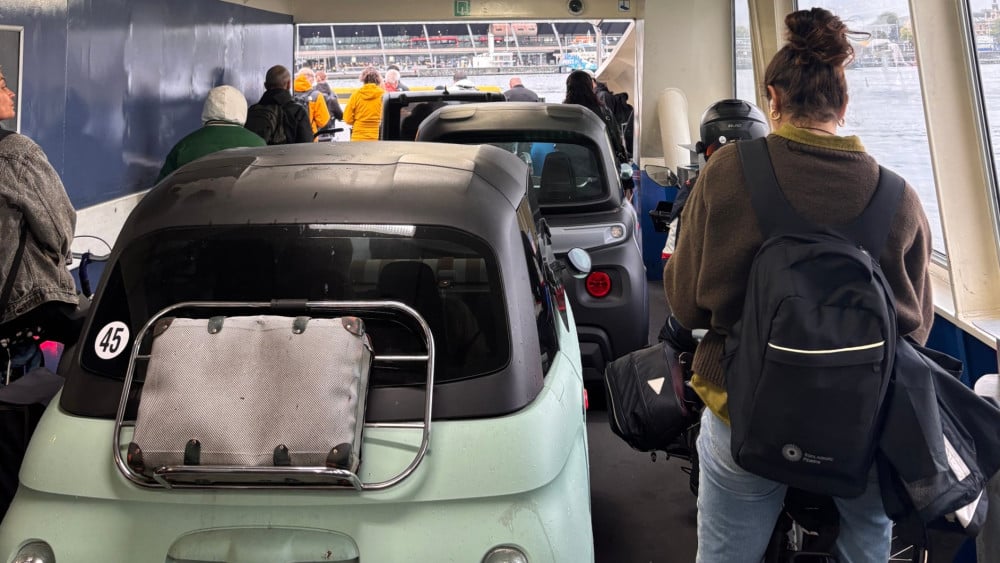 Handhaving mini-auto's op de pont uitgesteld vanwege verkeerd boetebedrag