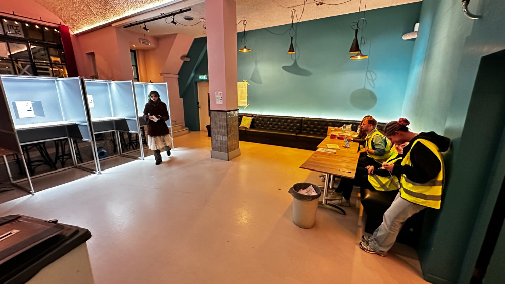 Liveblog verkiezingen: D66 de grootste in landelijke exitpoll met 27 zetels