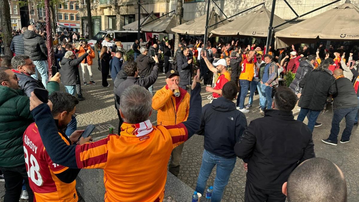 Liveblog: honderden fans Galatasaray op de Dam: 