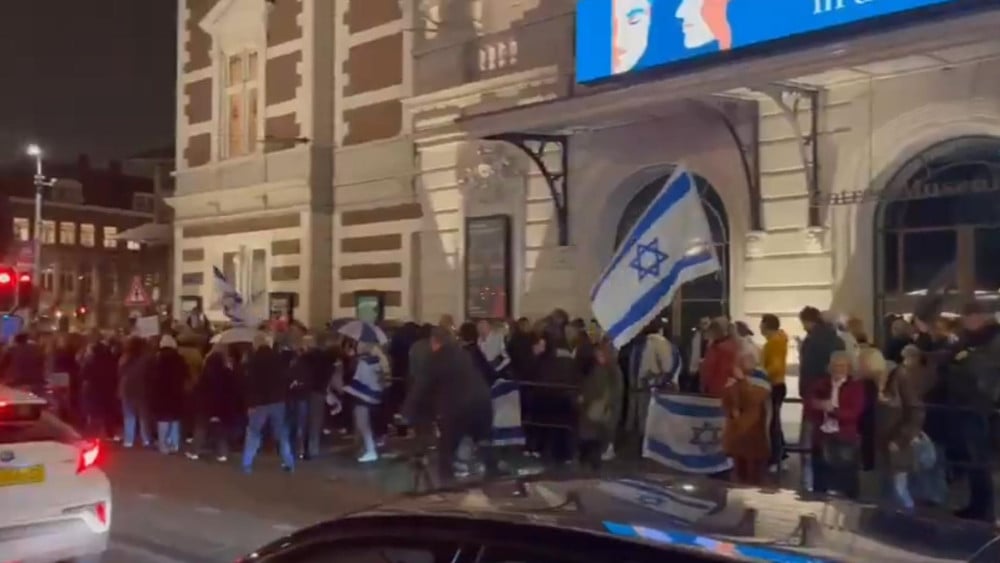 Protest bij Concertgebouw vanwege afgelast Chanoeka-concert