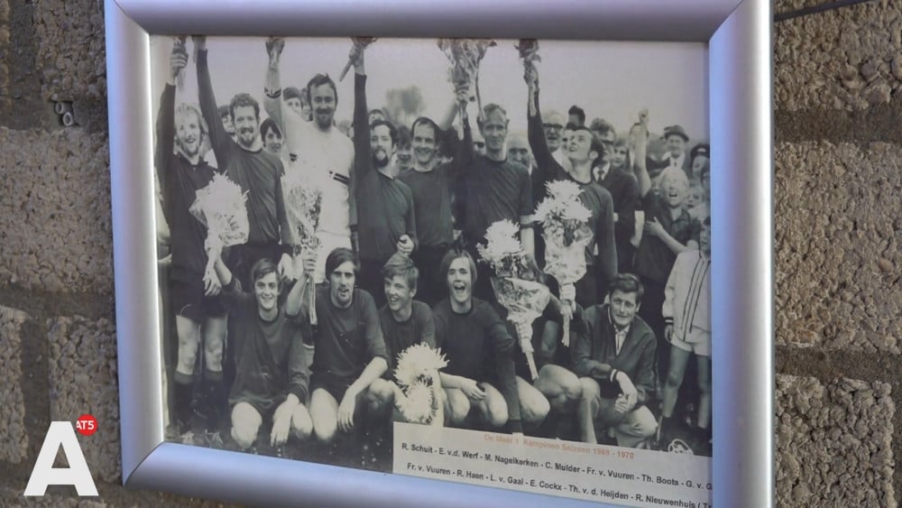 Eigen pleintje voor Louis van Gaal bij zijn eerste club SV De Meer