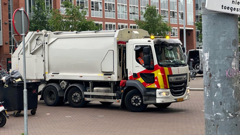 Bijna 90 chauffeurs van vuilniswagens zitten ziek thuis, ziekteverzuim gestegen