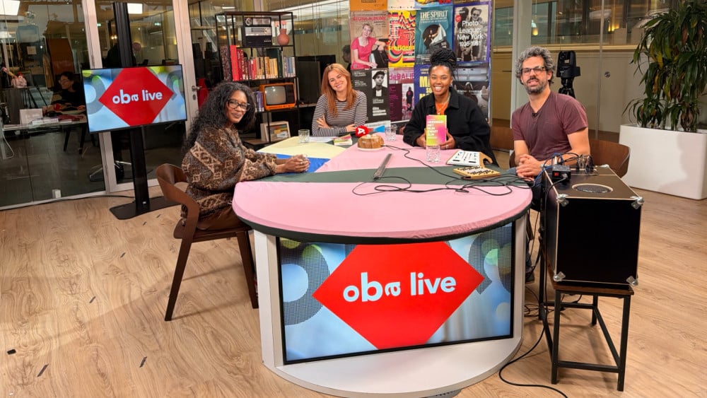 Sylvana Simons, synthesizers en satisfyers